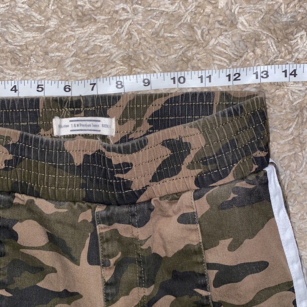 High Rise Camo Joggers - Picture 5 of 10
